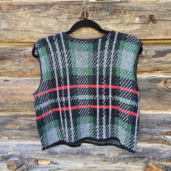 Vintage Cropped Plaid Knit Vest – Huntington Ridge, Perfect Layering Piece - Picture 6 of 6